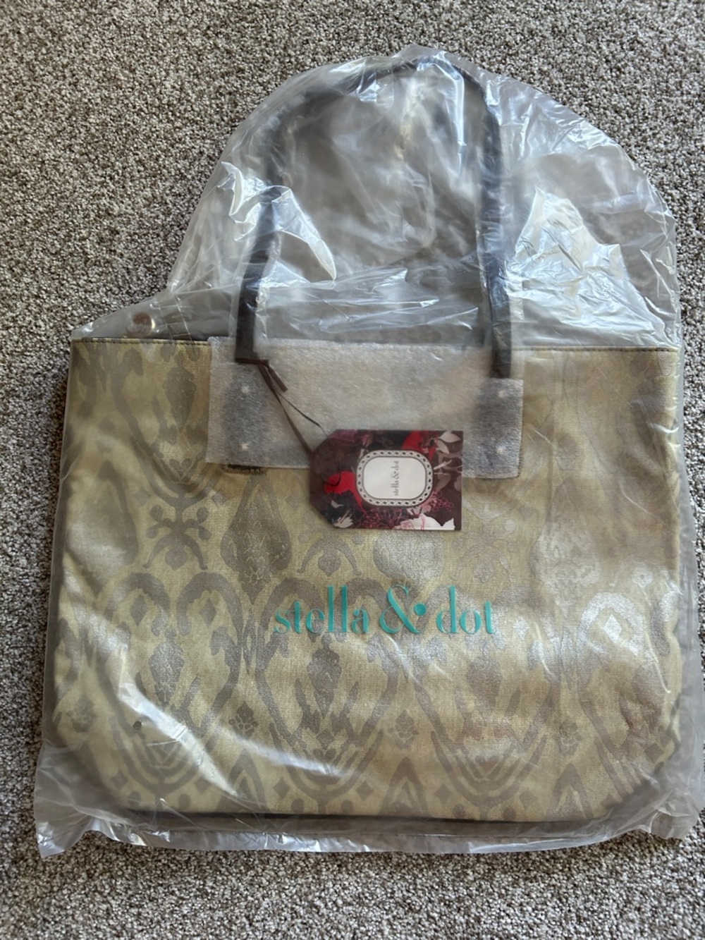 Stella & Dot La Totale Metallic Ikat Gold Tote, New in Bag!